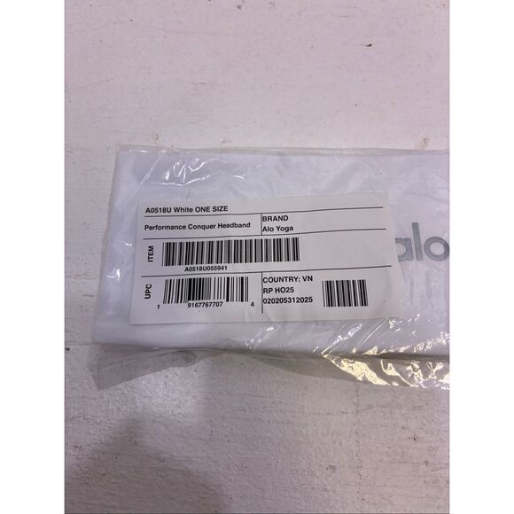 ALO NWT Performance Conquer Headband in White - Picture 4 of 4